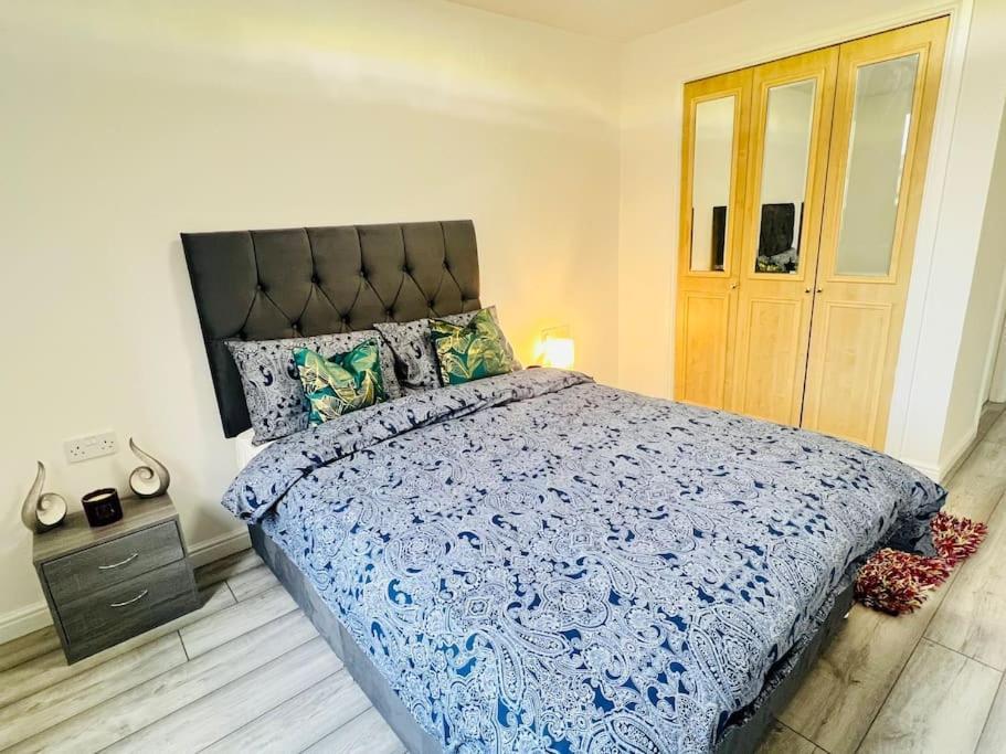 Superb 2 Bedroom Apartment With Free Parking Edinburgh Exterior photo